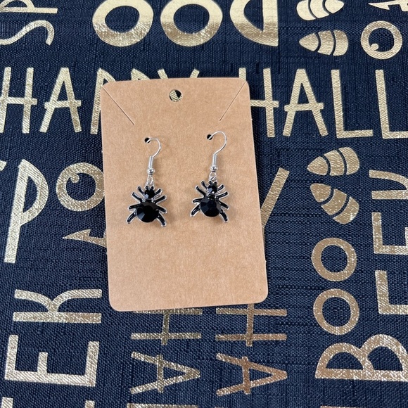 Halloween Earrings - Black Stone Spider - Picture 3 of 3